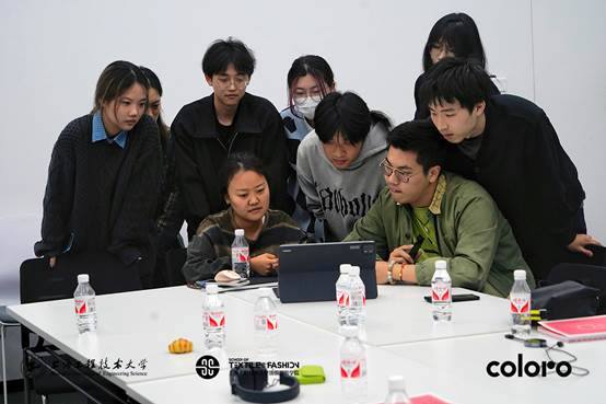 一群人在桌子边

AI 生成的内容可能不正确。