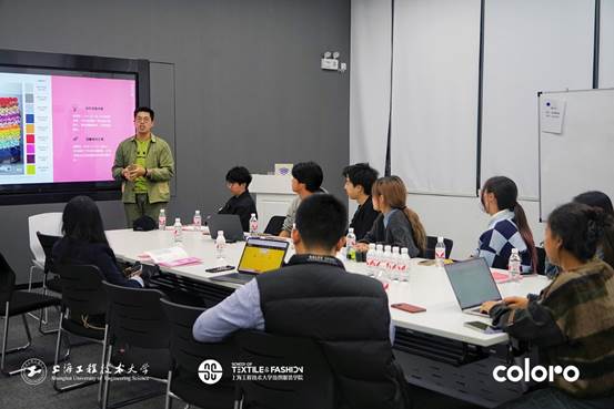 一群人坐在电脑前

AI 生成的内容可能不正确。